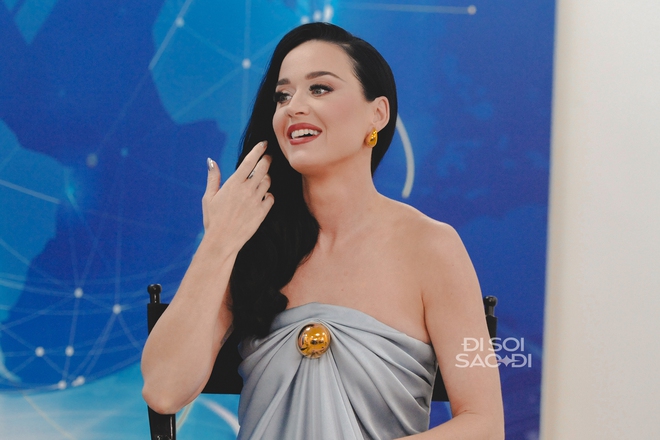 Trọn bộ ảnh HD cận cảnh nhan sắc siêu sao Katy Perry ở lễ trao giải VinFuture 2023: Nét đẹp cổ điển mãn nhãn, nhưng sáng nhất là nụ cười! - Ảnh 6. Trọn bộ ảnh HD cận cảnh nhan sắc siêu sao Katy Perry ở lễ trao giải VinFuture 2023: Nét đẹp cổ điển mãn nhãn, nhưng sáng nhất là nụ cười! - Ảnh 6.