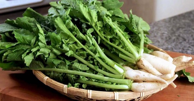 Ai ăn củ cải trắng cũng vứt bỏ phần này mà không biết là kho canxi chống loãng xương, tăng collagen - Ảnh 3.