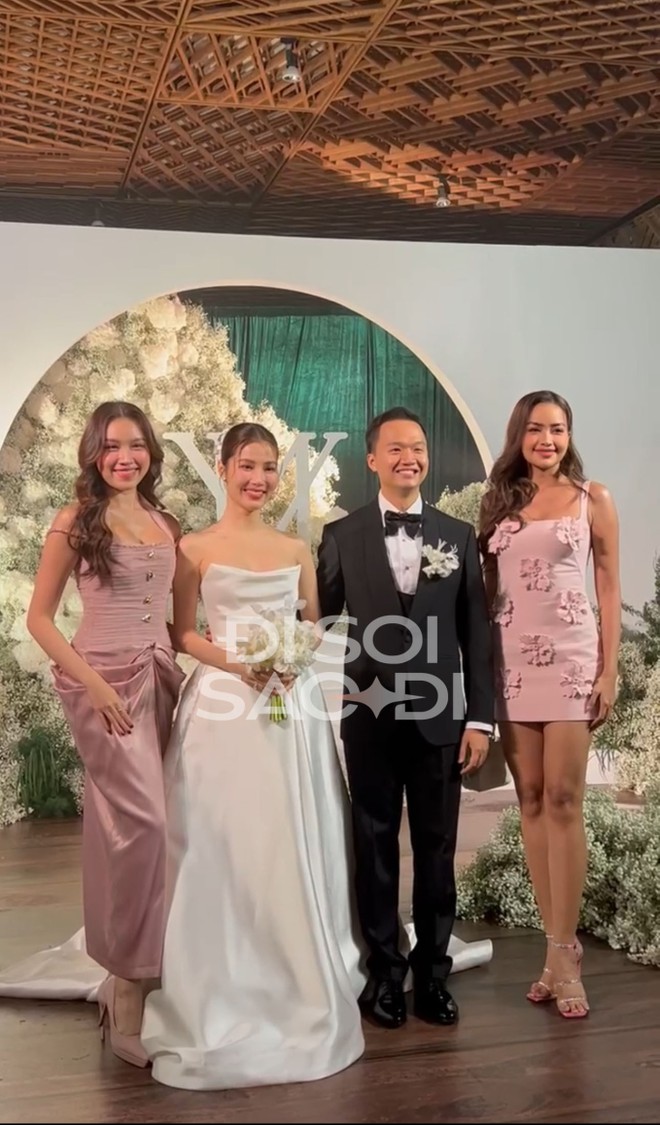 Đ&aacute;m cưới Diễm My 9X: Trấn Th&agrave;nh - Hari, Trường Giang - Nh&atilde; Phương c&ugrave;ng d&agrave;n sao đổ bộ ch&uacute;c ph&uacute;c - Ảnh 15.