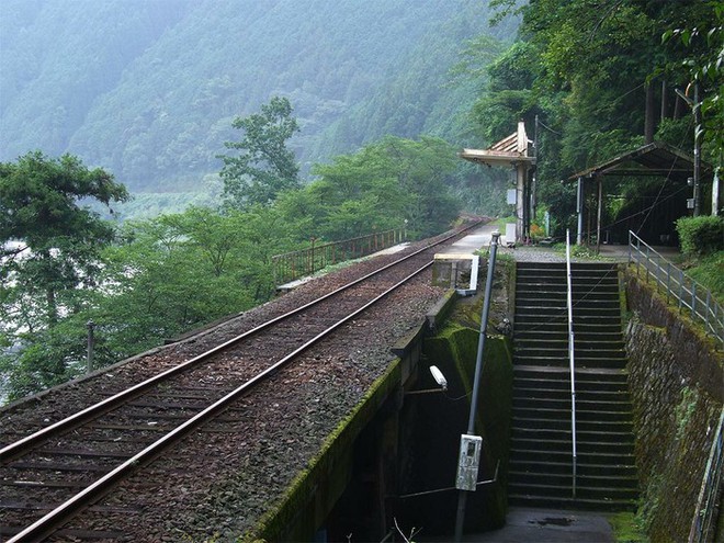 Seiryu Miharashi: Nhà ga xe lửa dẫn đến hư không - Ảnh 3.