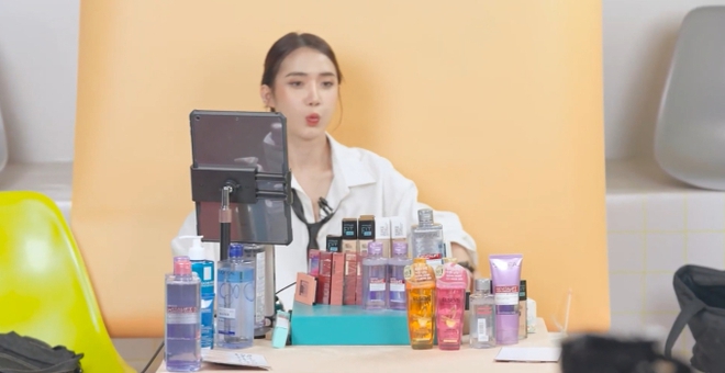 Sự khắc nghiệt của c&ocirc;ng việc kiếm tiền khủng hiện tại: Nhịn đ&oacute;i suốt 10 tiếng, kiệt sức th&igrave; ra khỏi m&aacute;y quay thở một c&aacute;i rồi trồi l&ecirc;n lại - Ảnh 4.