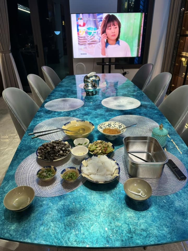 Loạt mâm cơm nhà Phương Oanh nấu cho Shark Bình gây bão: Hé lộ lý do đàn ông thành đạt thích vợ giỏi bếp núc - Ảnh 4.