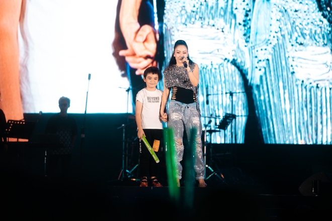 Hơn 200 nghìn khán giả “thăng hoa” suốt 3 ngày cùng HOZO Super Fest, Thu Minh lần đầu tiên làm điều này trong đêm diễn cuối cùng! - Ảnh 10.