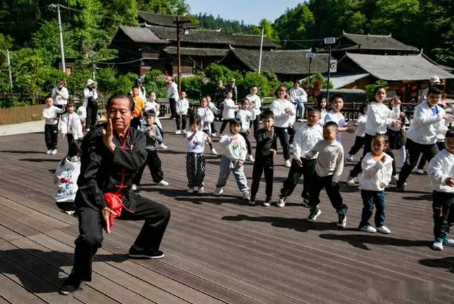 Làng kungfu ở Trung Quốc: Ẩn mình trăm năm trên núi luyện công - Ảnh 8.