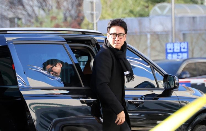 Cảnh sát Hàn Quốc khép lại vụ điều tra Lee Sun Kyun dùng ma túy, lên tiếng trước tin đồn bức cung tài tử - Ảnh 3.
