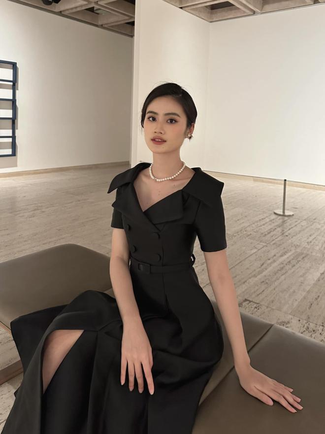 Hoa hậu &Yacute; Nhi lộ diện sang chảnh, g&acirc;y ấn tượng bởi 1 chi tiết khi đ&oacute;n năm mới ở &Uacute;c - Ảnh 4.