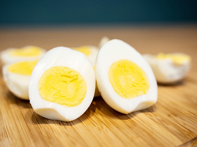Trứng giàu chất dinh dưỡng, tốt cho sức khỏe nhưng có 3 sai lầm cần tránh kẻo lợi bất cập hại - Ảnh 1.