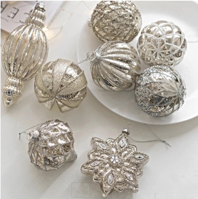 Decor cây thông Noel độc lạ, Cô Em Trendy bị dân mạng chê tơi tả: Lỗi sai ở đâu? - Ảnh 9. Decor cây thông Noel độc lạ, Cô Em Trendy bị dân mạng chê tơi tả: Lỗi sai ở đâu? - Ảnh 9.