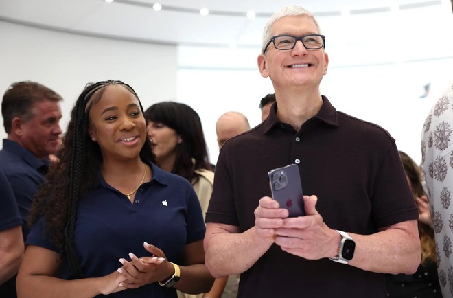 CEO Tim Cook tiết lộ những kỹ năng Apple tìm kiếm khi săn nhân tài: Phải tin rằng 1+1=3 - Ảnh 1.