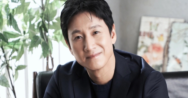 Thật tiếc nuối v&agrave; đau l&ograve;ng khi kh&ocirc;ng thể bảo vệ Lee Sun Kyun - Ảnh 3.