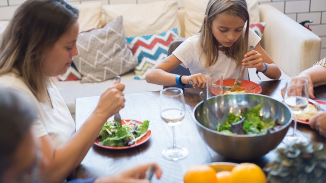 Tạm biệt những th&oacute;i quen k&igrave;m n&eacute;n bạn trong năm 2023 - Ảnh 1.