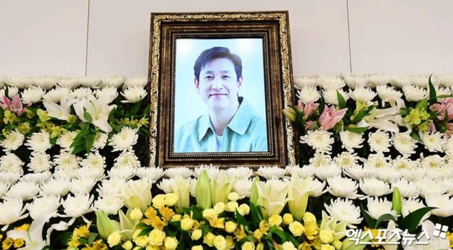 Dispatch bóc trần vụ án Lee Sun Kyun: Tài tử bị nhân tình làm vật hiến tế, cảnh sát thông đồng với truyền thông Hàn điều hướng dư luận - Ảnh 17.