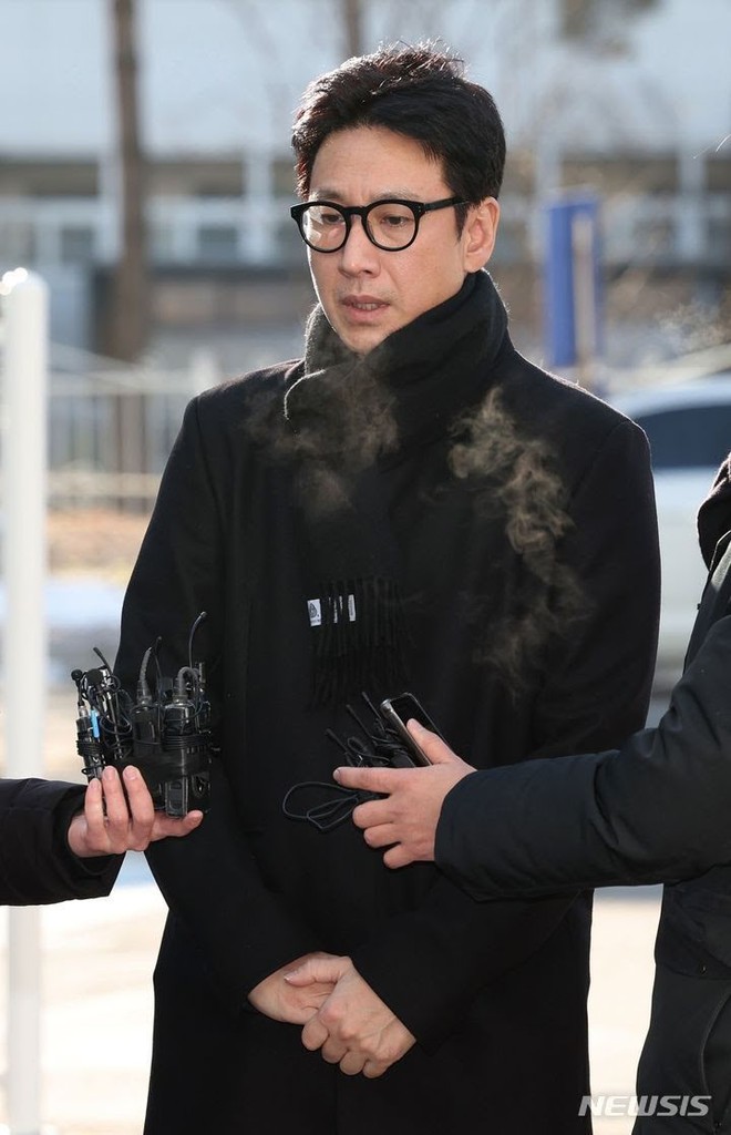 Dispatch bóc trần vụ án Lee Sun Kyun: Tài tử bị nhân tình làm vật hiến tế, cảnh sát thông đồng với truyền thông Hàn điều hướng dư luận - Ảnh 10.
