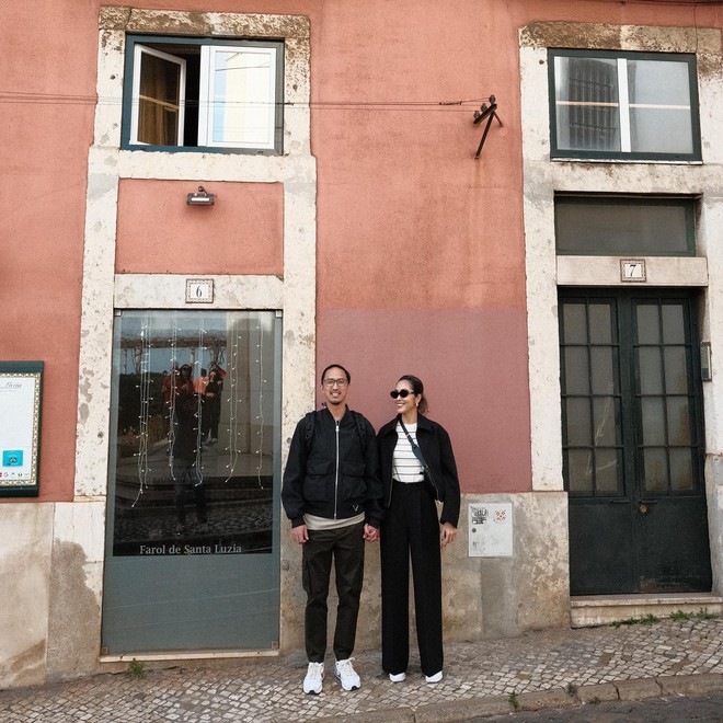 Vợ chồng Tăng Thanh H&agrave; trốn con hẹn h&ograve; ở nước ngo&agrave;i, vẫn giữ th&oacute;i quen hơn chục năm nay khi chụp ảnh chung - Ảnh 3.