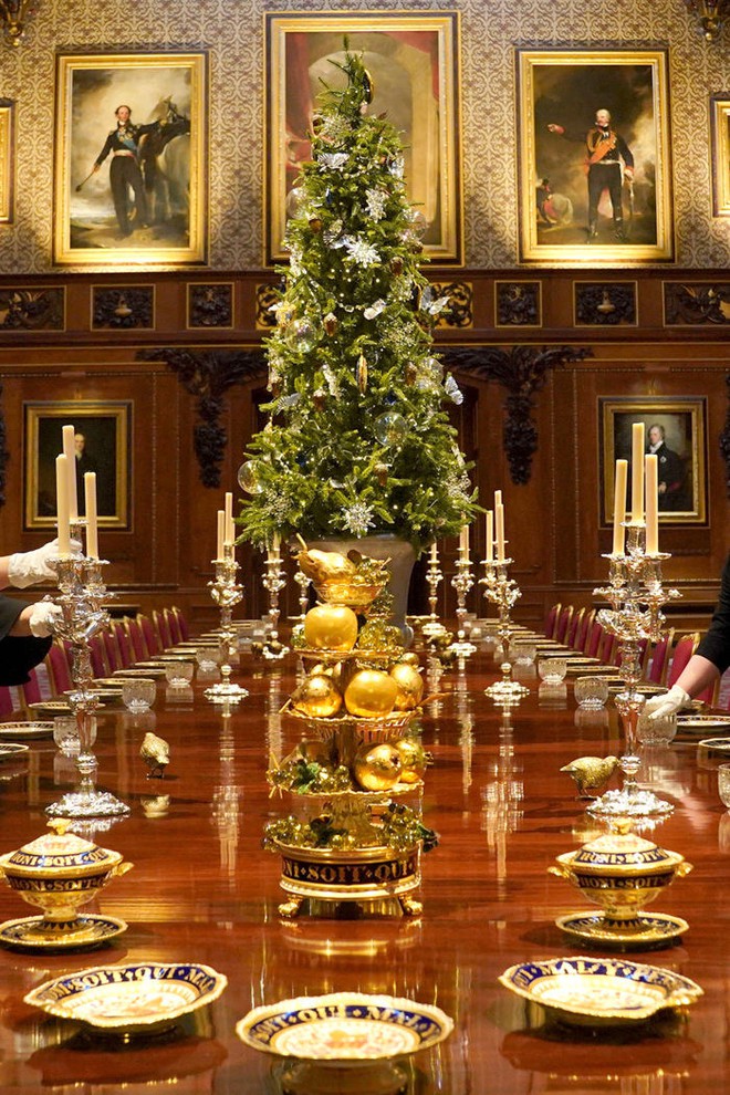 Dinh thự hoàng gia Anh trang hoàng Giáng sinh rực rỡ, chi tiết nào cũng chỉn chu, sang trọng - Ảnh 9.