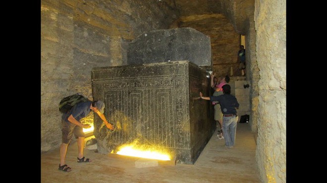 Bí ẩn về quan tài khổng lồ của đền Saqqara Serapeum ở Ai Cập - Ảnh 1.