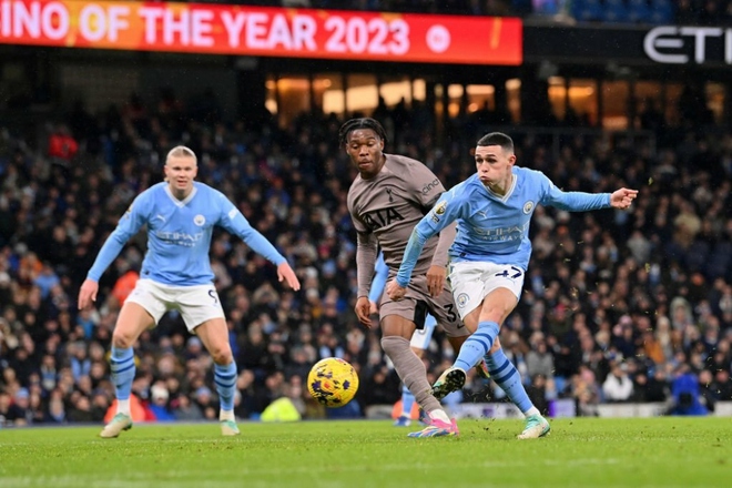 Haaland nổi giận với trọng tài từng rút 2 thẻ đỏ cho Liverpool - Ảnh 1.
