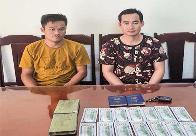 Bắt giữ hai người nước ngo&agrave;i vận chuyển heroin v&agrave;o Việt Nam - Ảnh 1.