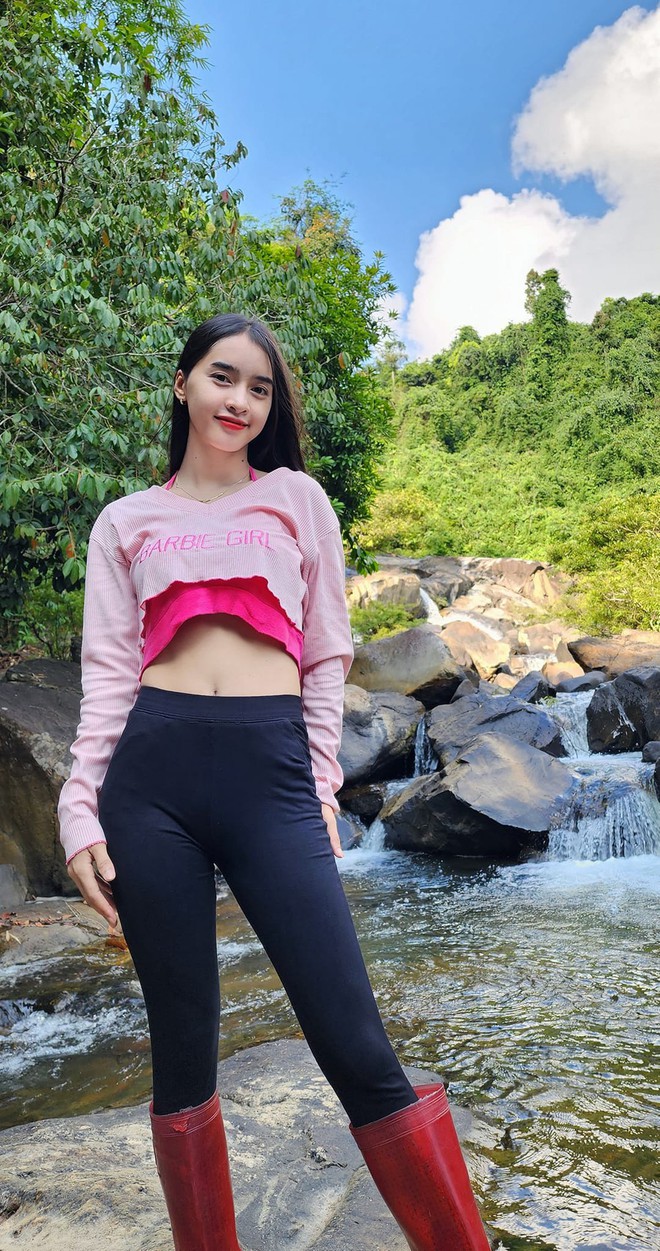 Yona Cươn sốc, lên tiếng về lùm xùm bán sữa nghi không rõ nguồn gốc khiến người dùng bị tiêu chảy - Ảnh 2. Yona Cươn sốc, lên tiếng về lùm xùm bán sữa nghi không rõ nguồn gốc khiến người dùng bị tiêu chảy - Ảnh 2.
