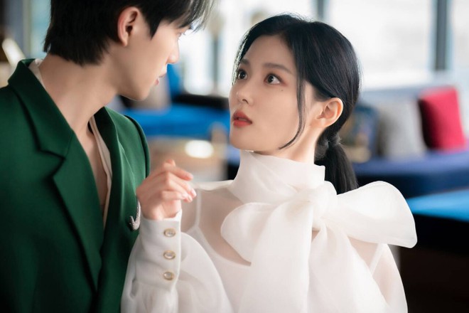 Kim Yoo Jung khiến netizen m&ecirc; mệt v&igrave; mặt mộc qu&aacute; đỉnh, c&ograve;n được khen tr&ocirc;ng như học sinh cấp 3 - Ảnh 6.