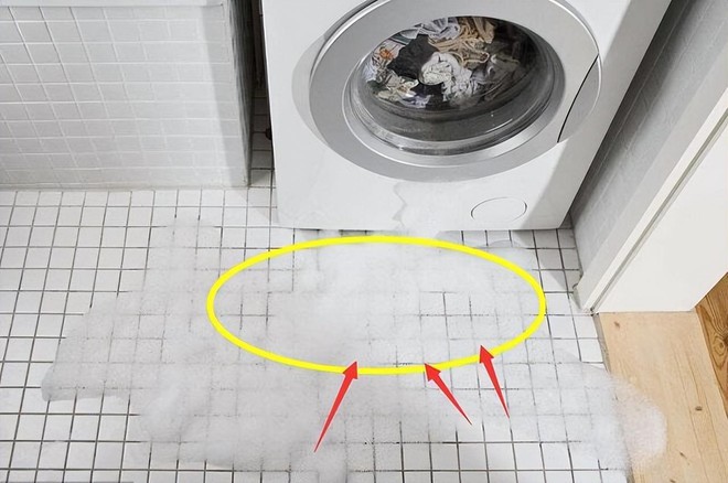 Đừng đặt máy giặt ngoài ban công! Bài học được rút ra sau khi gia chủ mất quá nhiều tiền để sửa chữa - Ảnh 2.