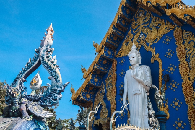 Ngôi chùa trắng nổi tiếng Thái Lan nằm tại điểm du lịch nào? - Ảnh 2.