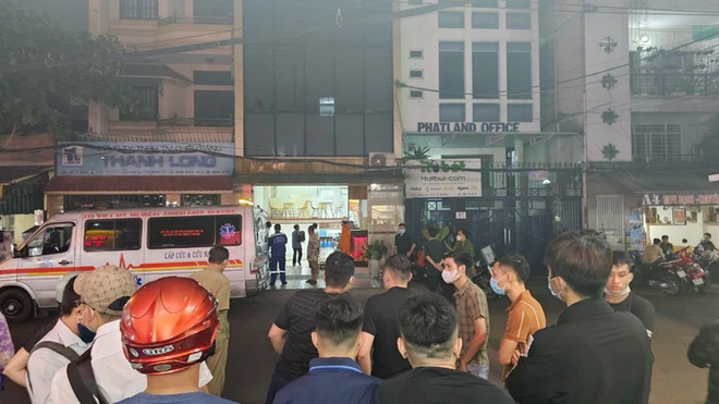 Thanh ni&ecirc;n tử vong bất thường trong căn nh&agrave; 5 tầng - Ảnh 2.