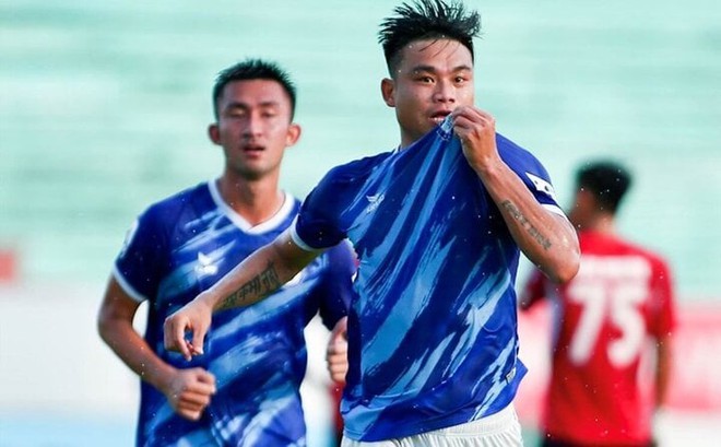 Cựu cầu thủ U23 Việt Nam 2 lần gặp cảnh &eacute;o le: Đội cũ vỡ nợ, đội mới thiếu tiền - Ảnh 1.