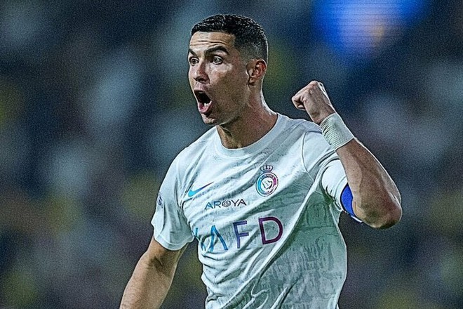 Ronaldo lập kỷ lục trong trận thắng đậm của Al Nassr - Ảnh 1.