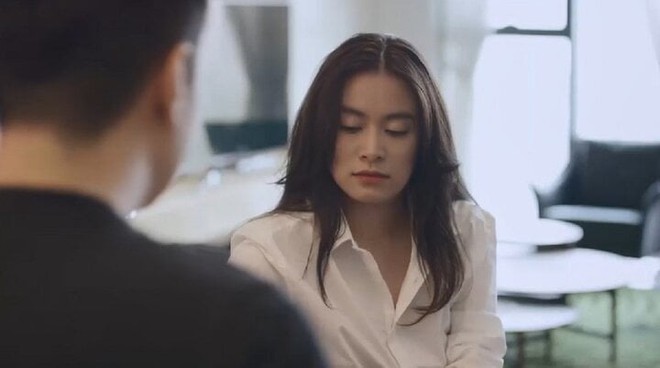 Kh&aacute;n giả ng&aacute;n ngẩm với cảnh kh&oacute;c của Ho&agrave;ng Th&ugrave;y Linh - Ảnh 3.