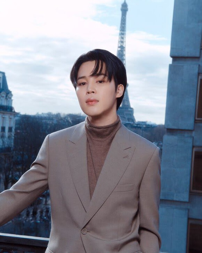  Choáng với mức giá không tưởng của căn phòng khách sạn Jimin (BTS) nghỉ ngơi khi tham gia Paris Fashion Week - Ảnh 3.