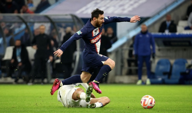 Messi chấn thương, nguy cơ nghỉ trận gặp Bayern ở Champions League - Ảnh 1. Messi chấn thương, nguy cơ nghỉ trận gặp Bayern ở Champions League - Ảnh 1.
