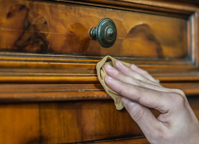 14 c&aacute;ch l&agrave;m sạch nh&agrave; c&oacute; thể bạn nghĩ l&agrave; đi&ecirc;n rồ nhưng lại rất hiệu quả - Ảnh 12.