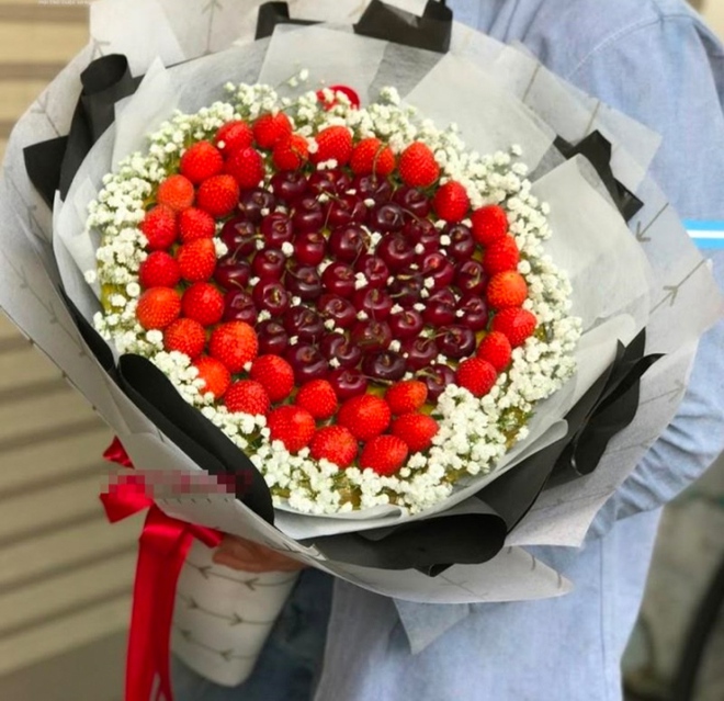 Những bó hoa Valentine siêu độc lạ: Không chỉ ăn được mà còn tiêu được - Ảnh 6.