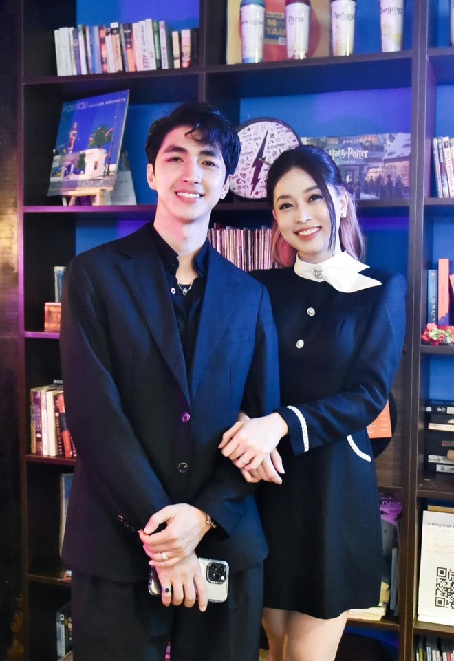 Sao Việt 11/2: MC Ho&agrave;ng Oanh thăm gia đ&igrave;nh chồng cũ, L&yacute; Hải sấy t&oacute;c cho vợ - Ảnh 6.