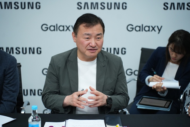 Chủ tịch mảng di động Samsung: Tôi đang dùng ChatGPT và thảo luận với Microsoft để hiểu thêm về nó - Ảnh 1.