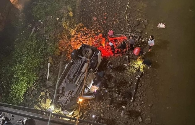 Xác định nguyên nhân ô tô lao xuống sông, 3 người thương vong ở Quảng Ninh - Ảnh 1.