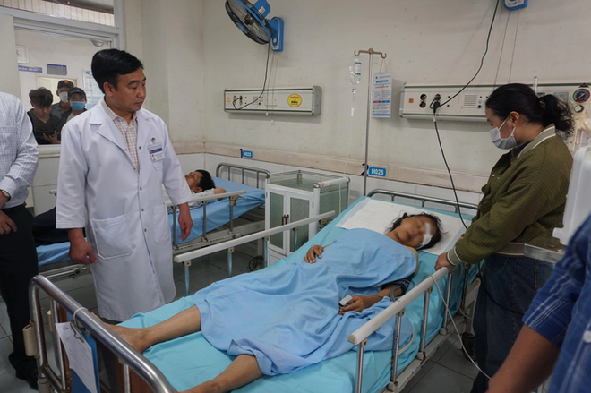 Vụ tai nạn thảm khốc ở Quảng Nam: Nạn nhân 87 tuổi ngưng tim, gia đình xin đưa về nhà - Ảnh 2.
