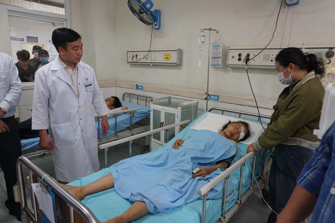 Vụ tai nạn thảm khốc ở Quảng Nam: Nạn nh&acirc;n 87 tuổi ngưng tim, gia đ&igrave;nh xin đưa về nh&agrave; - Ảnh 2.