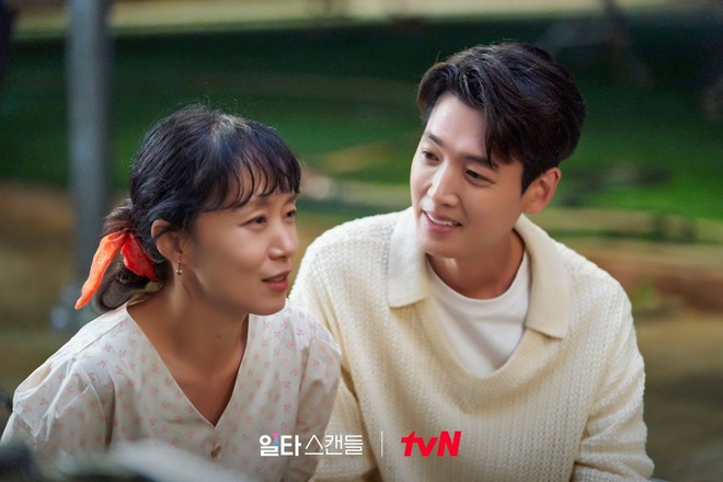 Cặp đôi phim Hàn lệch tuổi nhưng vẫn được yêu thích: Yoona - Park Seo Joon ghi điểm cạnh bạn diễn U60 - Ảnh 1.