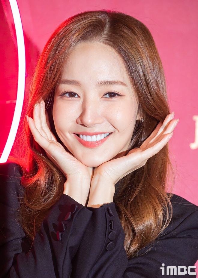 Sự nghiệp của Park Min Young sắp &quot;toang&quot;: Nhan sắc trồi sụt, thành tích phim ảnh thấp, nay còn bị triệu tập điều tra vì vụ án tham ô - Ảnh 8.