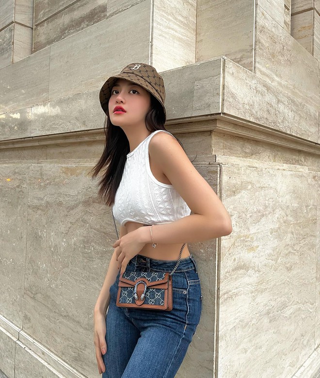 Style ngo&agrave;i đời cực thời thượng của nữ ch&iacute;nh Đừng n&oacute;i khi y&ecirc;u - Ảnh 9.