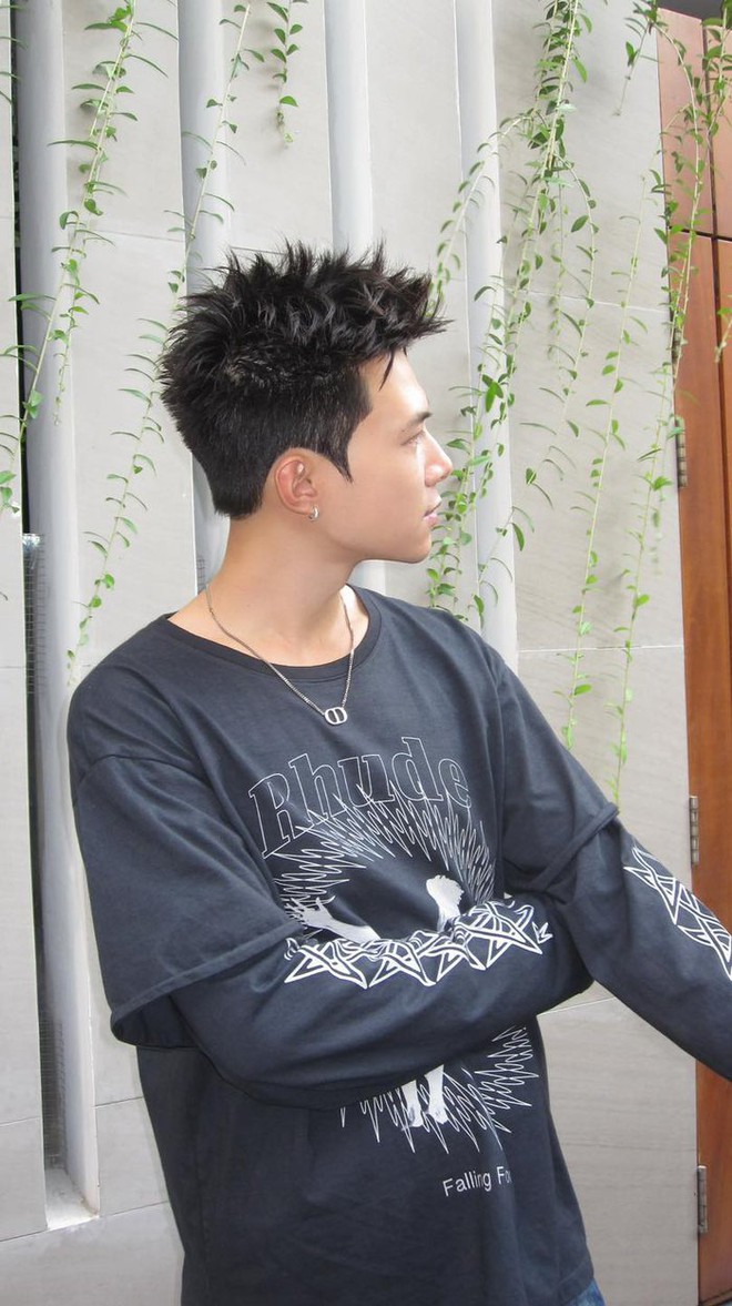 Anh T&uacute; điển trai với h&igrave;nh tượng mới, netizen r&ocirc;m rả: Diệu Nhi lại m&ecirc; ai nữa rồi - Ảnh 2.