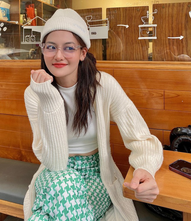 Style ngo&agrave;i đời cực thời thượng của nữ ch&iacute;nh Đừng n&oacute;i khi y&ecirc;u - Ảnh 2.