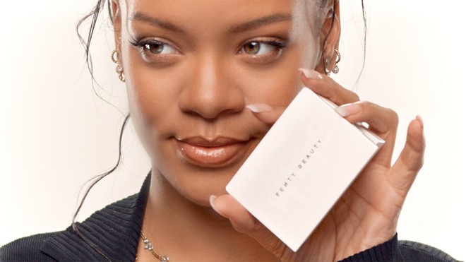 Fenty Beauty - thương hiệu lộc nhất tuần: Sau Rihanna là Lisa với màn lăng xê theo cách không ngờ - Ảnh 3.