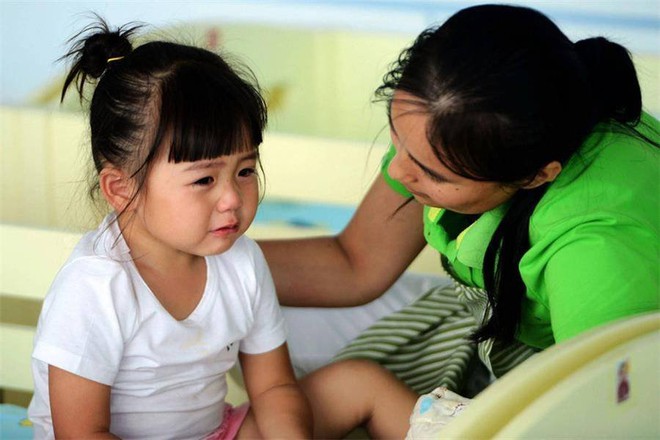 Cha mẹ ch&uacute; &yacute; đ&acirc;y l&agrave; dấu hiệu cầu cứu của con: Chủ quan thờ ơ sẽ g&acirc;y hậu quả kh&ocirc;n lường - Ảnh 2.