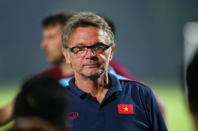 HLV Philippe Troussier dẫn dắt tuyển Việt Nam và U23 Việt Nam ngay trong tháng 3 - Ảnh 1.