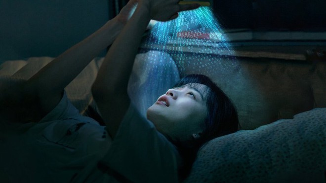 Phim kinh dị Hàn hot nhất hiện nay bị chê kịch bản chẳng ra sao: Phi logic phá hỏng nguyên tác, nữ chính gây ức chế - Ảnh 3.