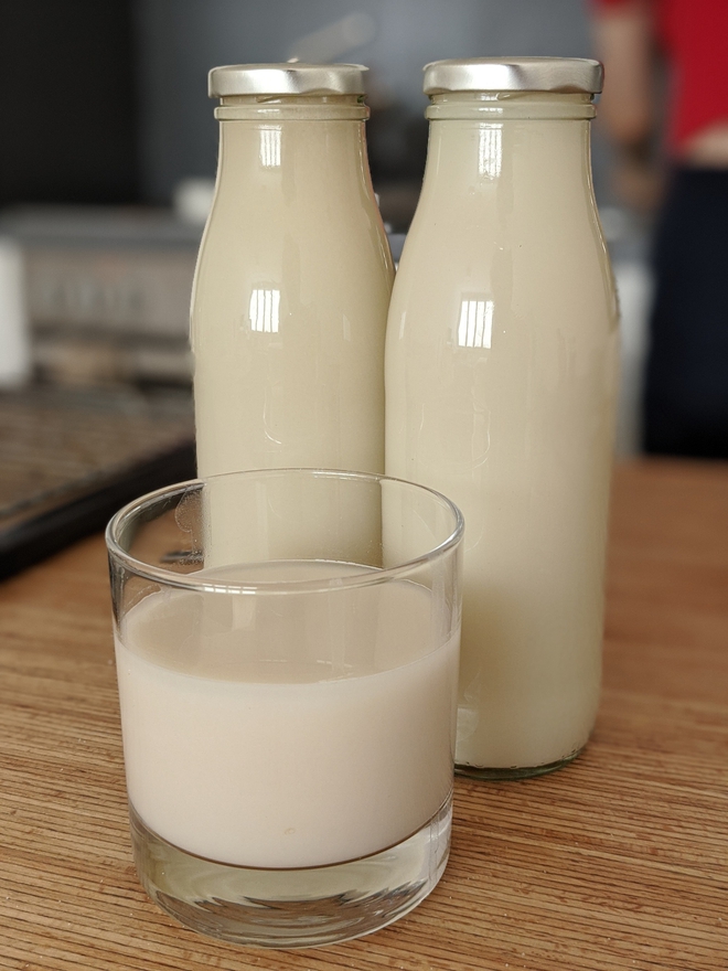 oatmilkglassandbottles-1675319449172348032934.jpg