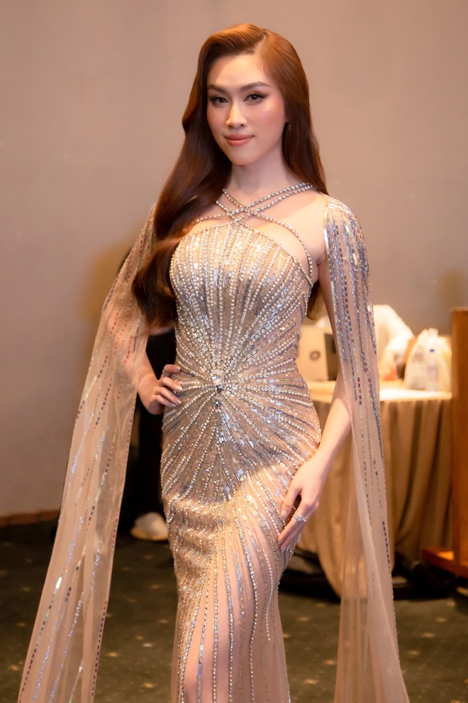 Thanh Thanh Huyền nhận vương miện trước thềm chinh chiến Miss Charm, Diệp Lâm Anh và dàn người đẹp đến chúc mừng - Ảnh 18.